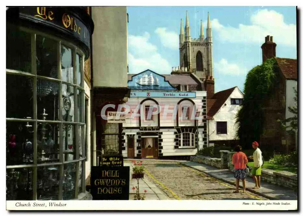 Church Street, Windsor — Blick auf die Straße mit der Kirche und dem Pub 'The Olde Tinge Head' — John Hinde Studios - Vorderseite