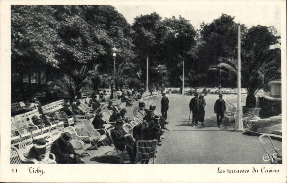Vichy — Las terrazas del Casino — Cie des Arts Photographiques - Anverso