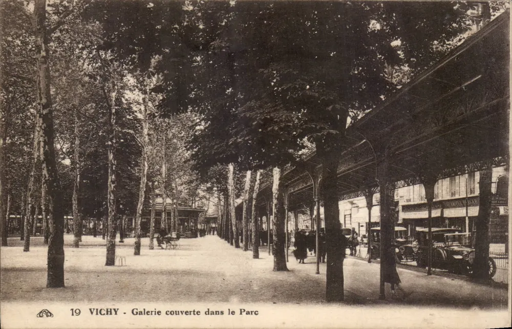 Vichy - Galleria coperta nel Parco — editore sconosciuto, n° 19 - Recto
