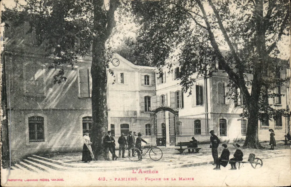 Pamiers - Gevel van het stadhuis — Fototipie Labouche Frères, Toulouse, n° 413 - Voorkant