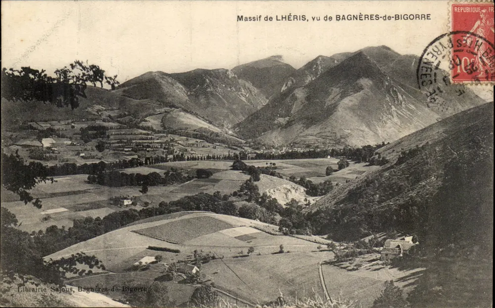 Massif de Lhérès, von Bagnères-de-Bigorre aus gesehen — Buchhandlung Saïous, Bagnères-de-Bigorre - Vorderseite