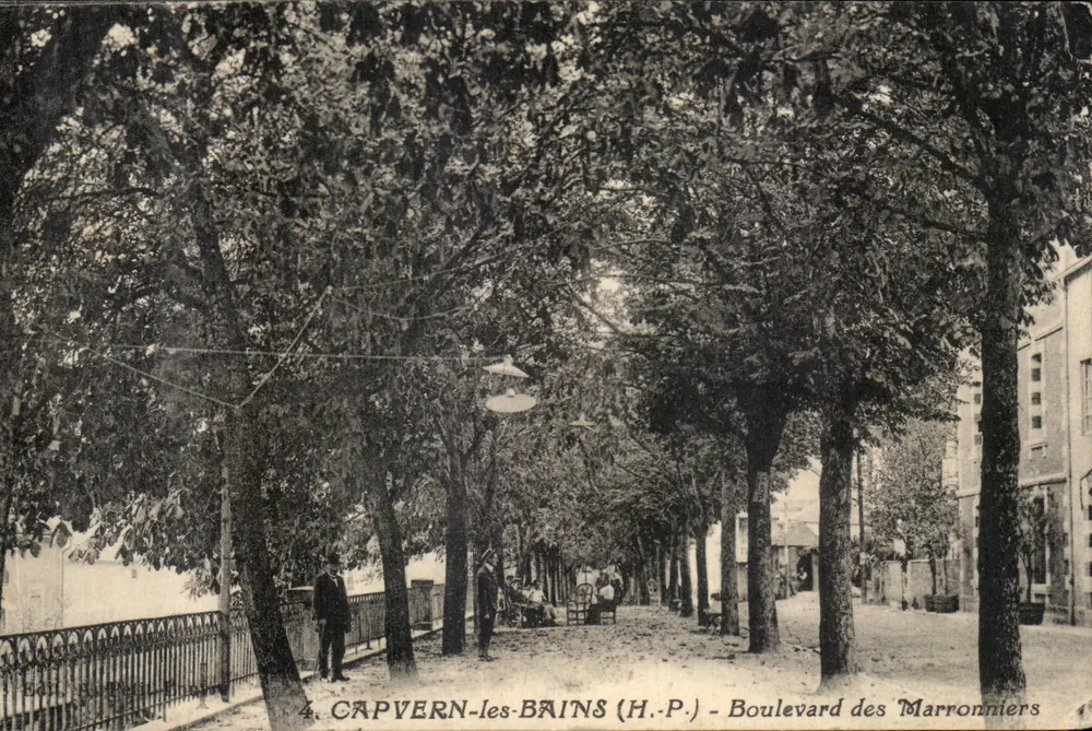 Capvern-les-Bains (H.-P.) — Avenida dos Nozes — editor H.P. n°4 - Frente