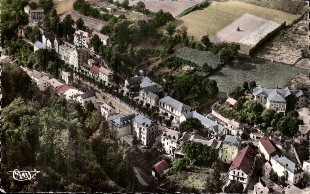 Capvern-les-Bains (Alto-Pirineus) — Vista geral — Editor Cim - Frente