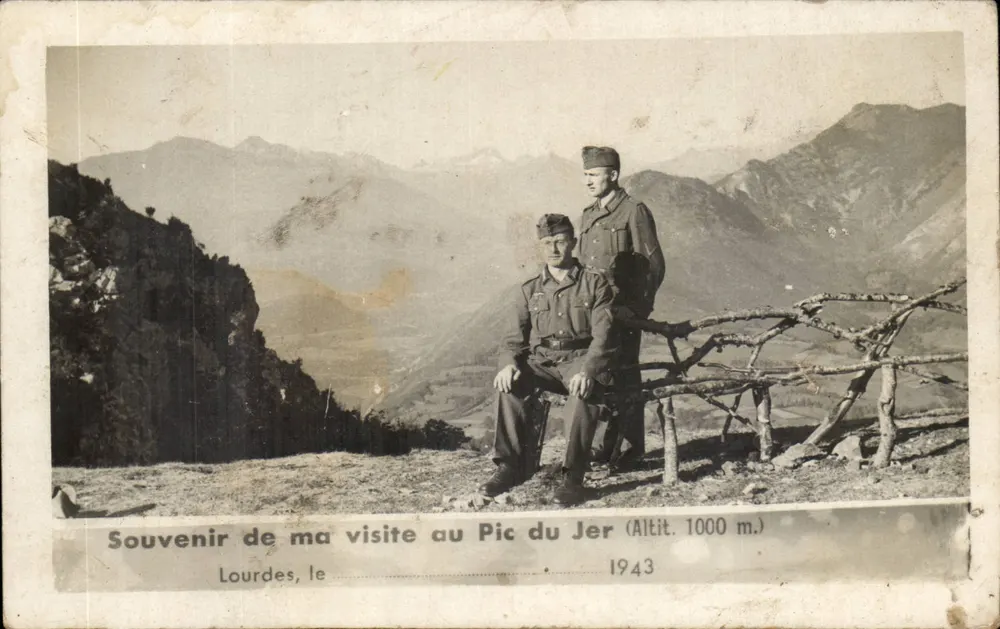 Pic du Jer — Berglandschaft mit zwei Soldaten — Lourdes, 1943 - Vorderseite