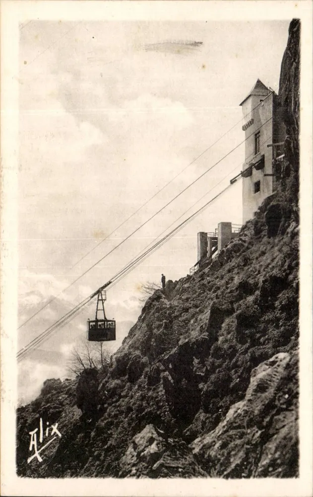 Der Seilbahn Pibeste — Oberstation — Ankunft einer Kabine — Im Hintergrund die Pyrenäen — Editions ALIX, Bagnères-de-Bigorre - Vorderseite