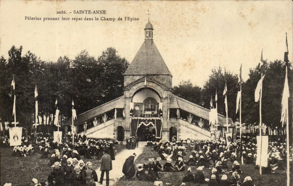 Sainte-Anne — Pilger, die ihr Essen im Champ de l'Epine einnehmen — Edition Laurent, Port-Poix - Vorderseite