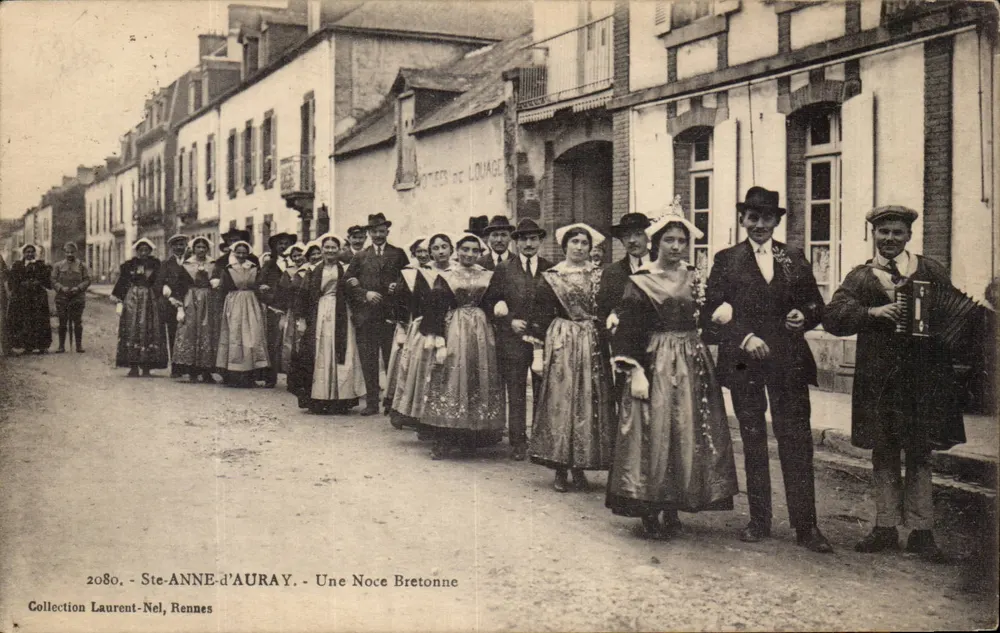 Ste-Anne-d'Auray — Ślub Bretoński — Zbiór Laurent-Nel, Rennes - Awers