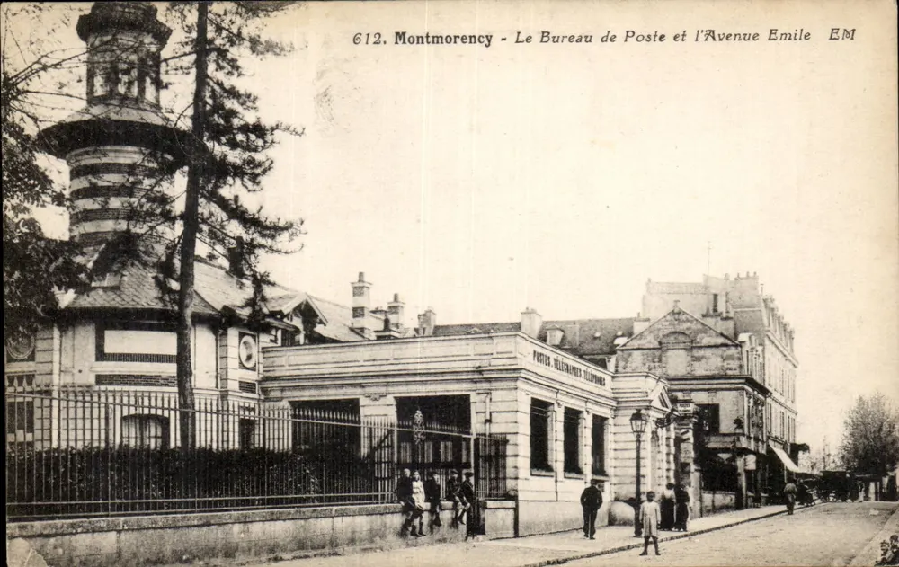 Montmorency - Das Postamt und die Avenue Emile - Vorderseite