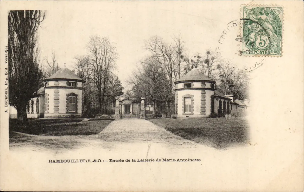 Rambouillet (S.&O.) — Eingang zur Käsestube von Marie-Antoinette — A. Bourdier, Imp. Edit. Versailles - Vorderseite