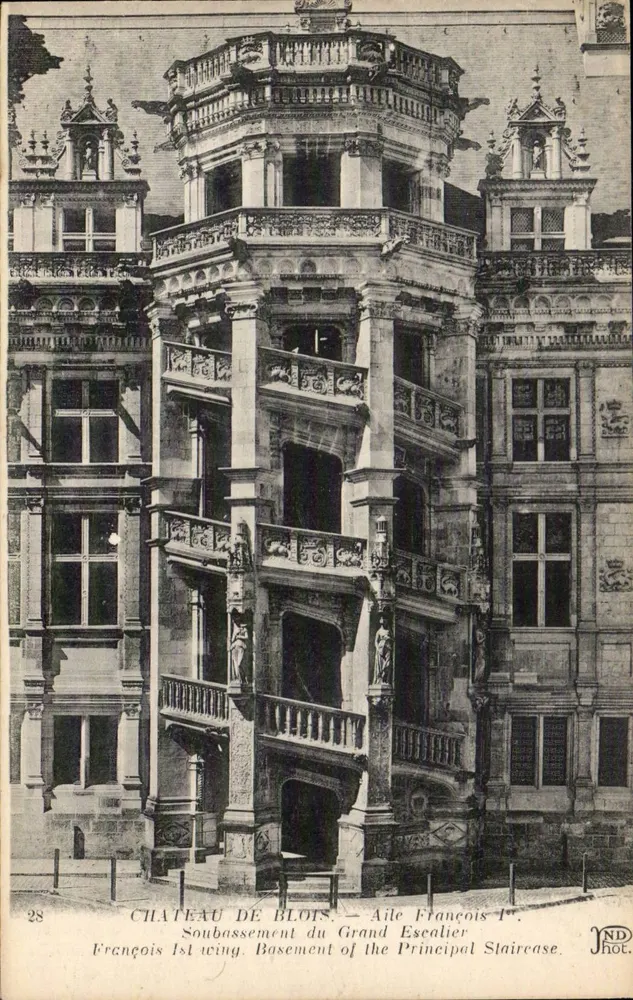 Château de Blois — Flügel von François I. Unterbau der großen Treppe - Vorderseite