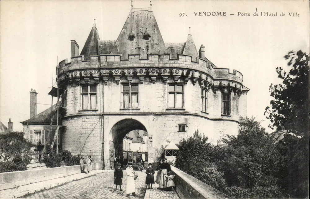Vendôme — Porta do Hotel de Ville — Editor não identificado, n° 97 - Frente
