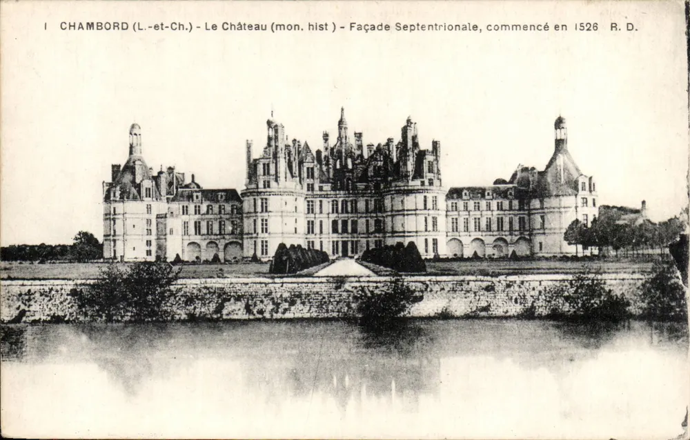 Chambord (L.-et-Ch.) — Das Schloss (hist. mon.) — Nordfassade, begonnen 1526 - Vorderseite