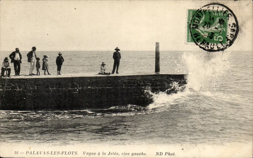 Palavas-les-Flots — Welle am Steg, linkes Ufer — ND Phot. - Vorderseite