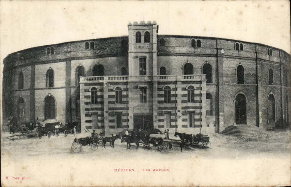 Béziers - Les Arènes — M. Pons, fot. - Frente