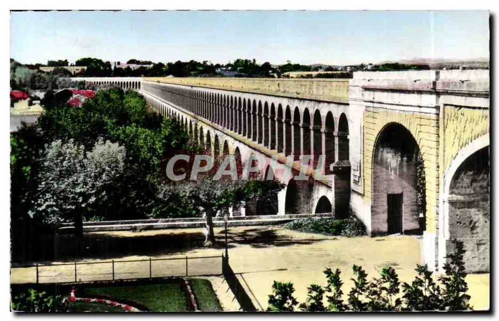 O Aqueduto de Montpellier — vista panorâmica — Reprod. - Reprodução - Frente