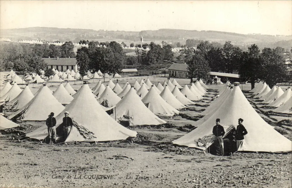 Lager von LA COURFINE — Die Zelte — ND Phot - Vorderseite
