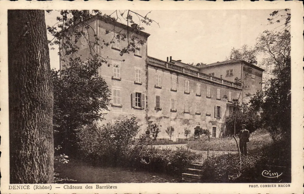 Denice (Rhône) — Castelo das Barrières — Fot. Combier Macon - Frente