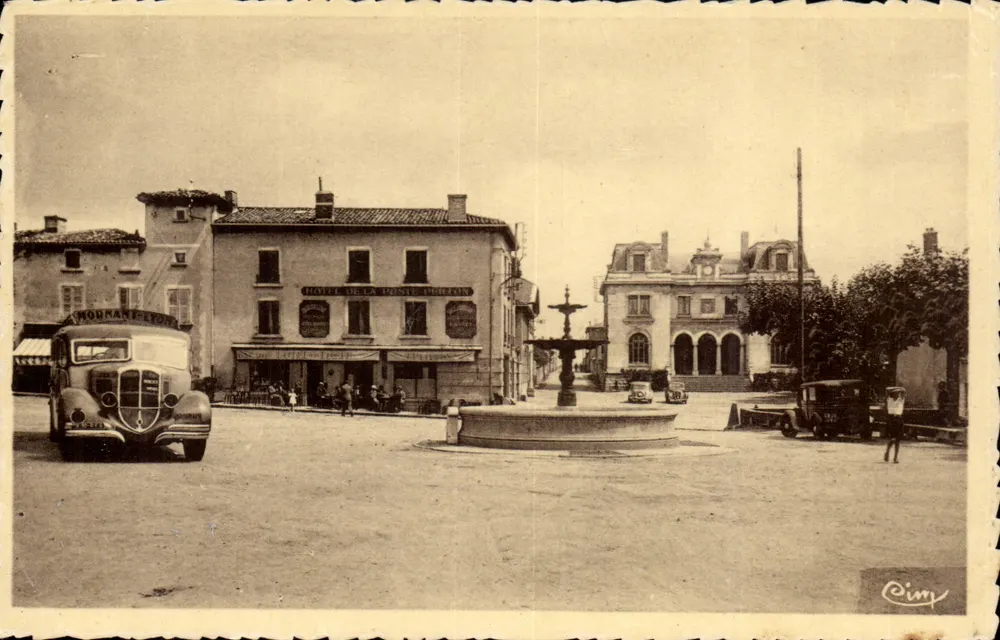 Mornant (Rhône) — A Praça da Liberdade e a Postagem — Cimy - Frente