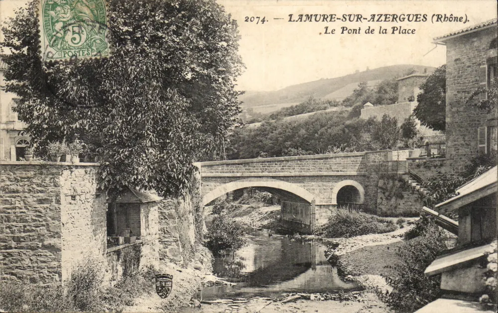 Lamure-sur-Azergues (Rhone) — O Ponte da Praça — editor anônimo, n° 2074 - Frente