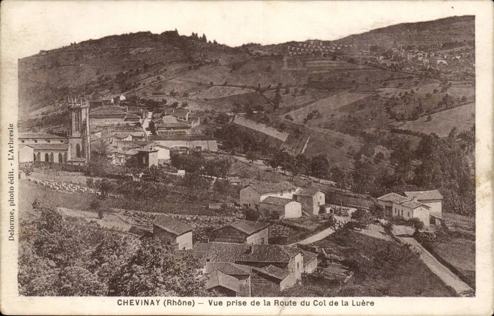 Chevinay (Rhône) — Ansicht vom Weg zum Col de la Luère — Delorme, Fotografie — L'Arbresle - Vorderseite