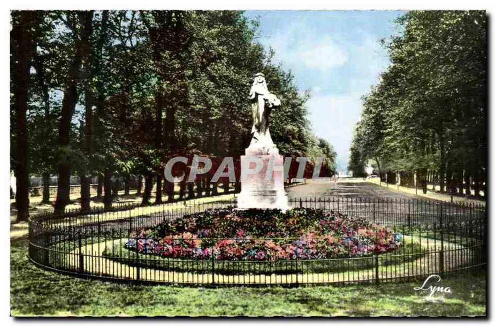 Statua in un parco — Maison-Laffitte — editore Lyma, numero di serie non visibile - Recto