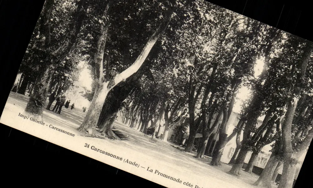 Carcassonne (Aude) — A Promenade lado Pré - Frente