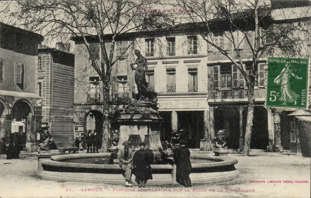 Limoux — Monumentale Fontäne auf der Place de la République — Phototypie Labouche Frères, Toulouse - Vorderseite