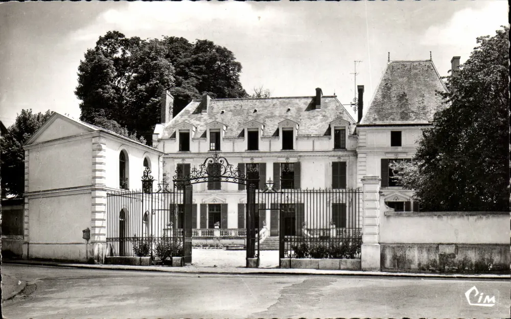 Escola do Castelo — Soisy-sur-Seine (91) — Combiér Imprimeur - Frente