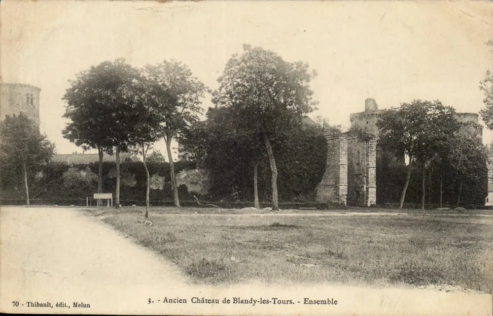Altes Schloss Blandy-les-Tours — Ensemble — Thibault, Verlag Melun, n°70 - Vorderseite