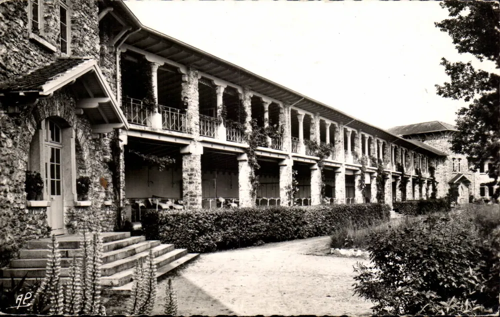 Bligny (S.-et-O.) — Galerias — Despeaux - Frente