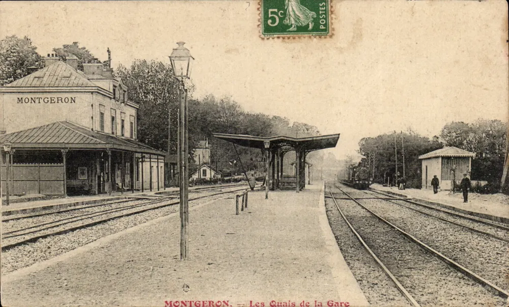 Montgeron — I Marciapiedi della Stazione — Editore non identificato, numero di serie non visibile - Recto
