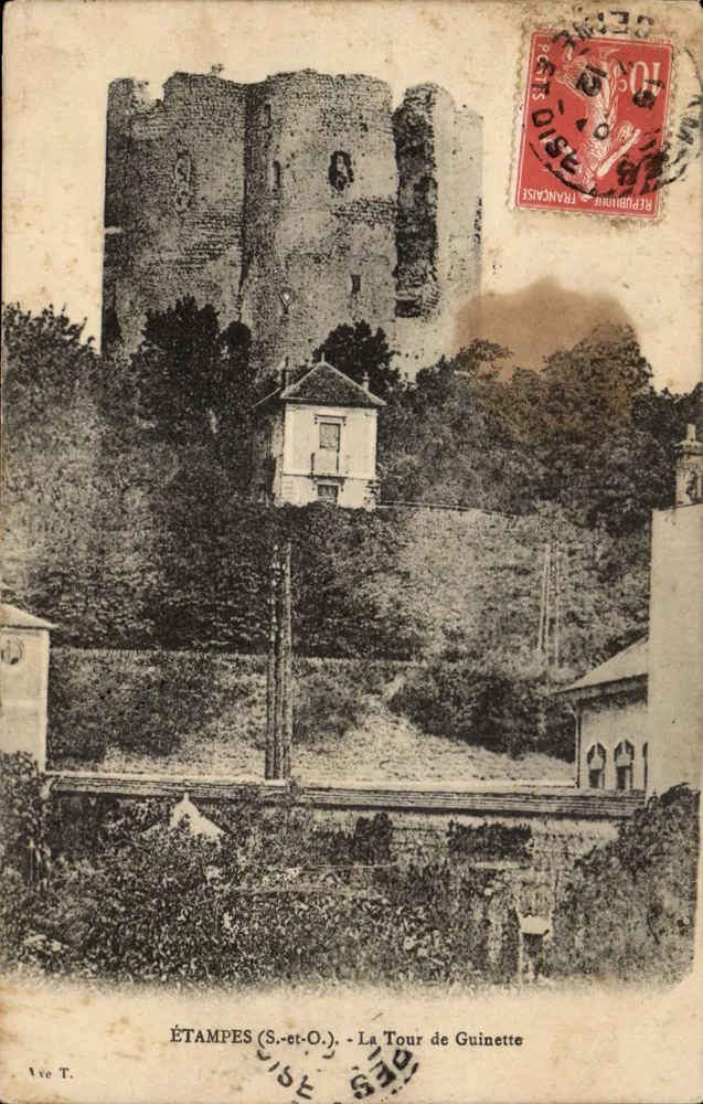 ÉTAMPES (S.-et-O.) - A Torre de Guinette — Vista T. - Frente