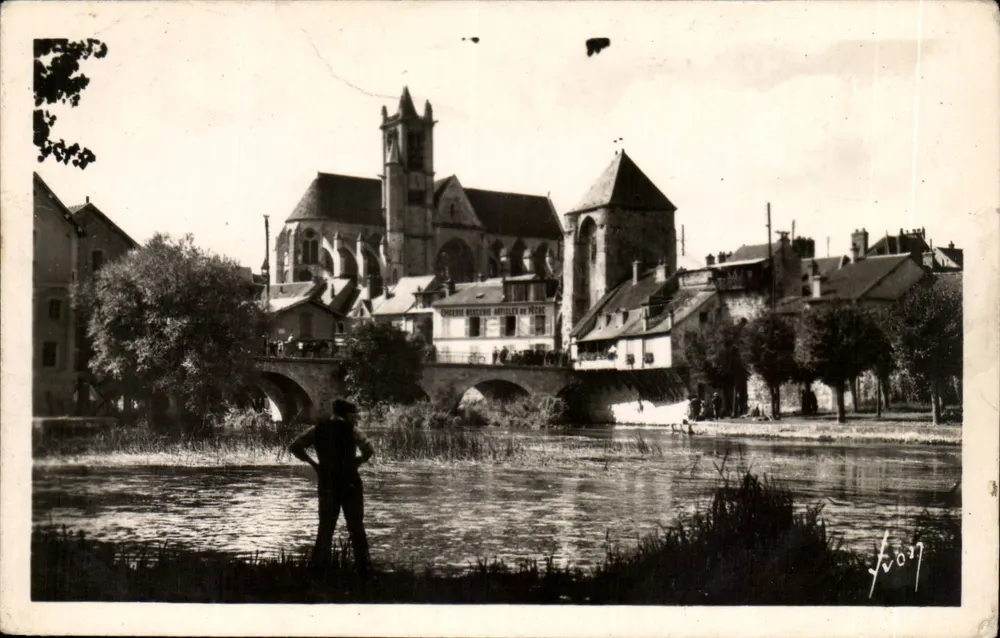 Moret-sur-Loing — Ansicht der rechten Seite — Éditions d'Art Martel - Vorderseite