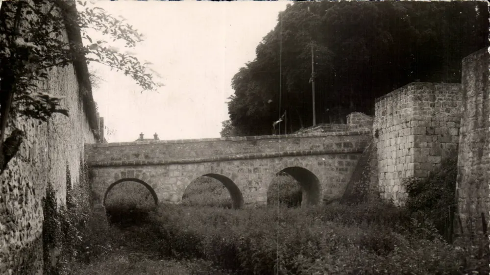 Ponte com três arcos — Nangis (Seine-et-Marne) — Edições de Arte « Geografia » - Frente