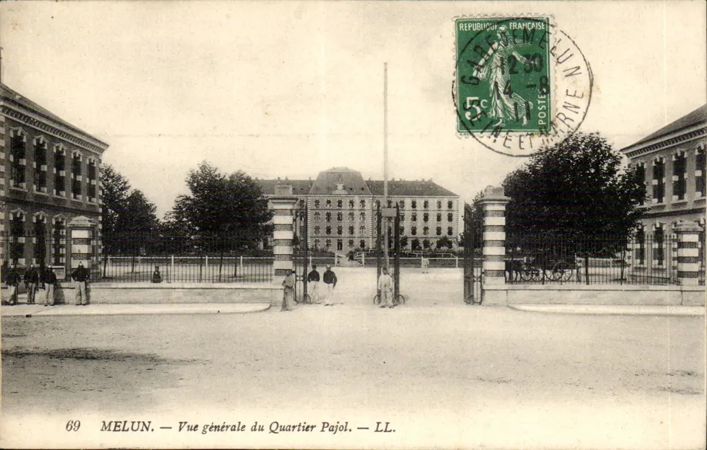 Melun — Vista geral do Bairro Pajol — LL. - Frente