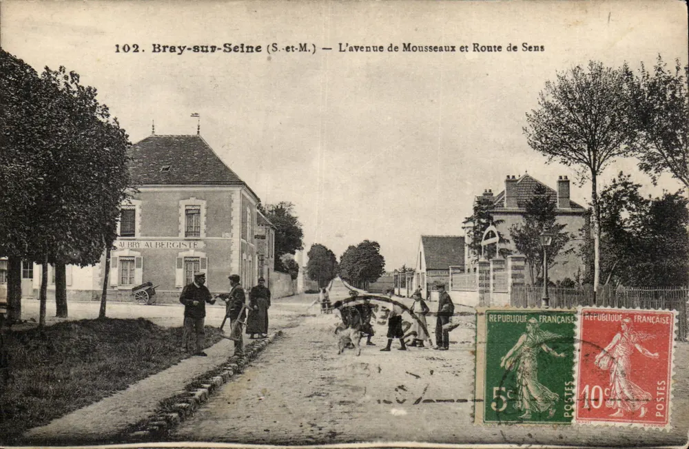 Bray-sur-Seine (S.-et-M.) — Ansicht der Avenue de Mousseaux und Route de Sens — Albury Albergiste - Vorderseite