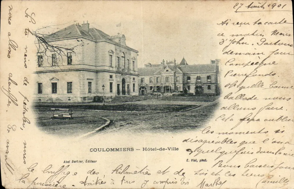 Coulommiers — Hôtel de Ville — Abel Bartier, Editor - Anverso