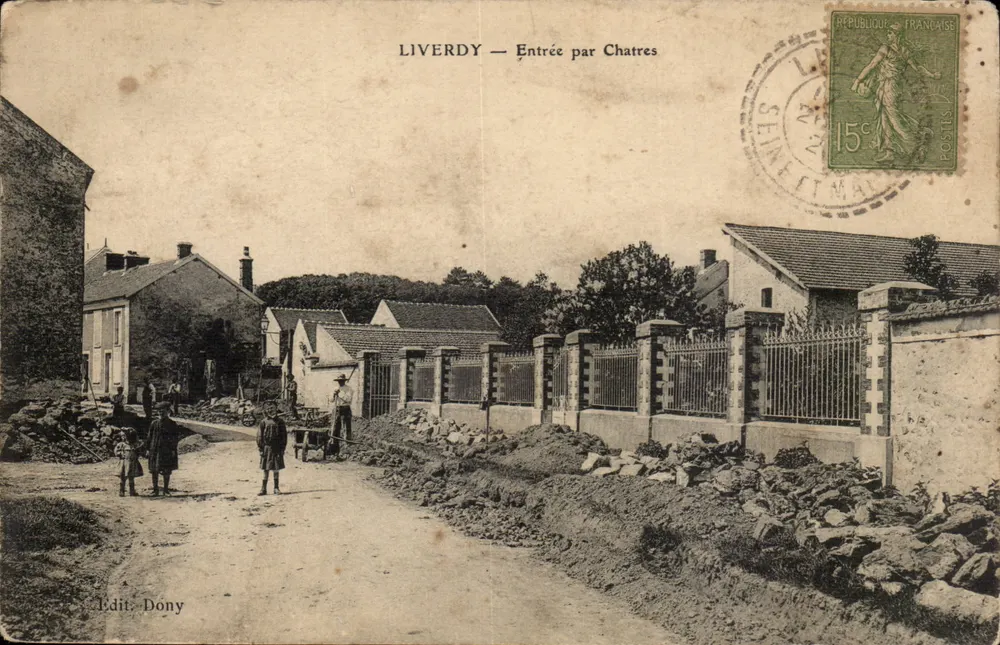 Liverdy — Entrada por Chatres — Edit. Dony - Frente