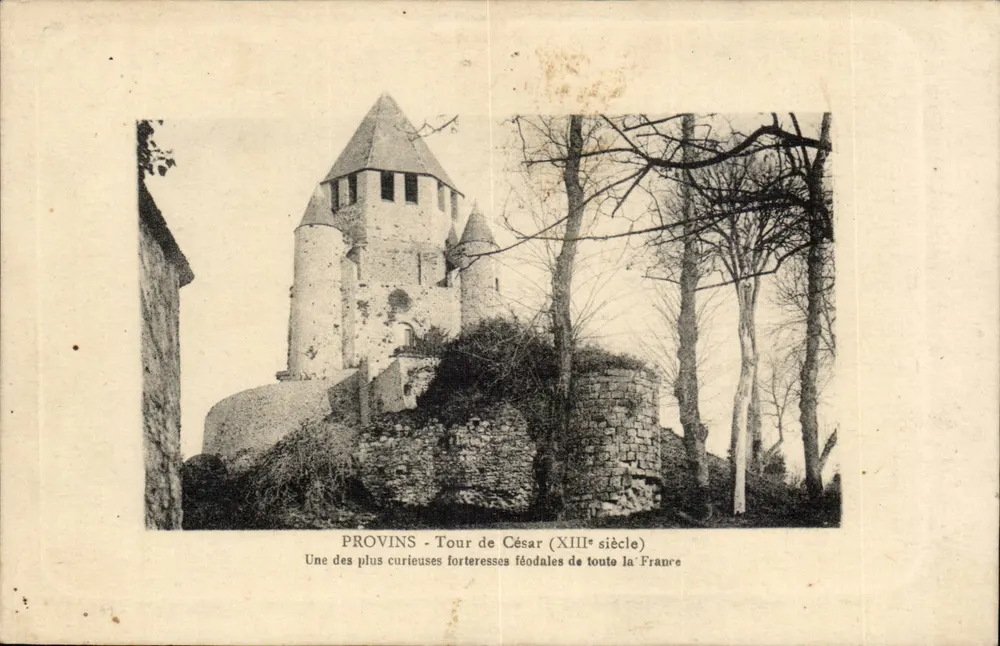 Provins - Torre de César (século XIII) — Uma das fortalezas feudais mais curiosas de toda a França - Frente