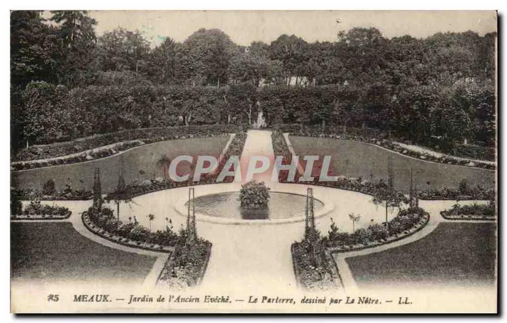 Meaux — Garten des ehemaligen Bischofssitzes — Der Parterre, entworfen von Le Nôtre — LL. - Vorderseite