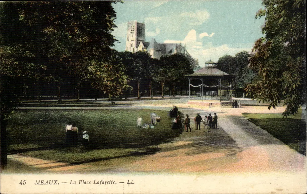 Meaux — A Praça Lafayette — LL - Frente