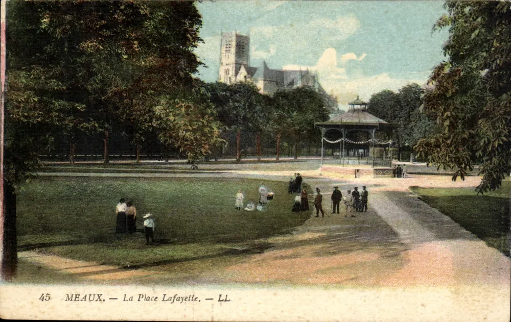 Meaux — Place Lafayette — LL - Voorkant