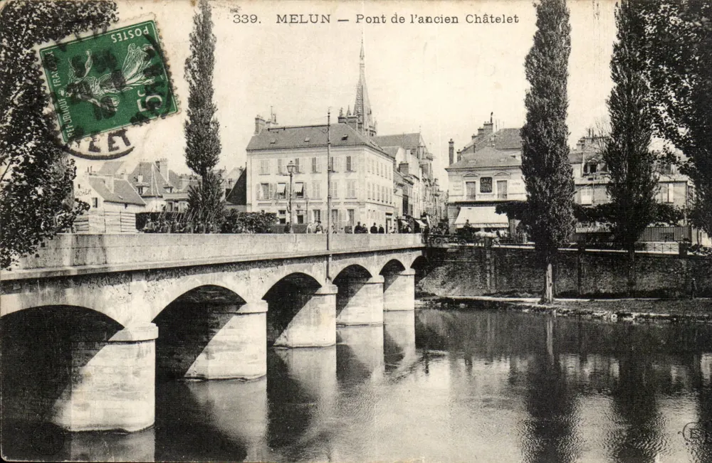 MELUN — Ponte do antigo Châtelet — Editor: P. Boucher, n° 339 - Frente