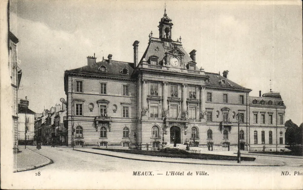 Meaux — O Hotel de Ville. — ND. Foto. - Frente