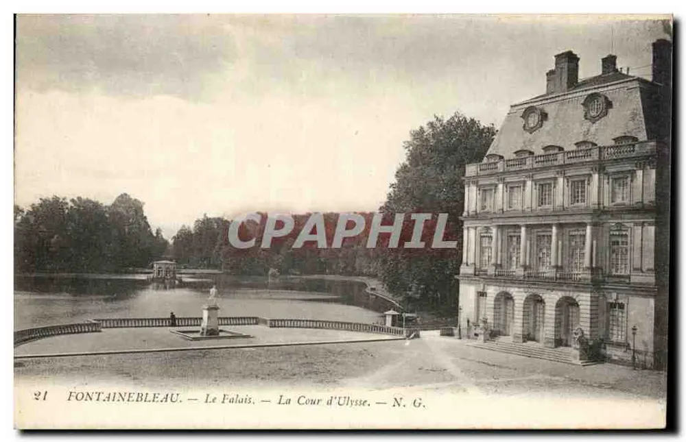 Fontainebleau — Das Schloss — Der Hof des Ulysses — N. G. - Vorderseite