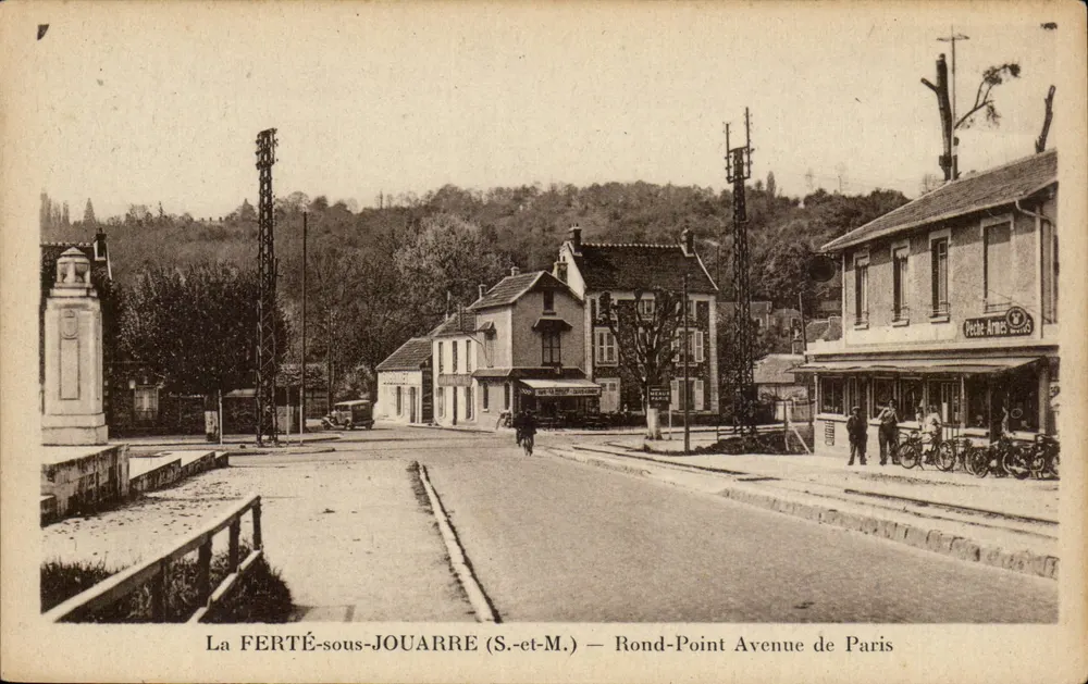 La FERTÉ-sous-JOUARRE (S.-et-M.) — Rond-Point Avenue de Paris - Vorderseite