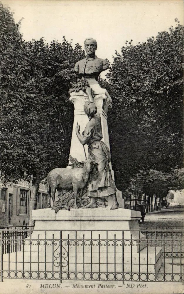 Melun — Monument Pasteur — ND Phot. - Frente