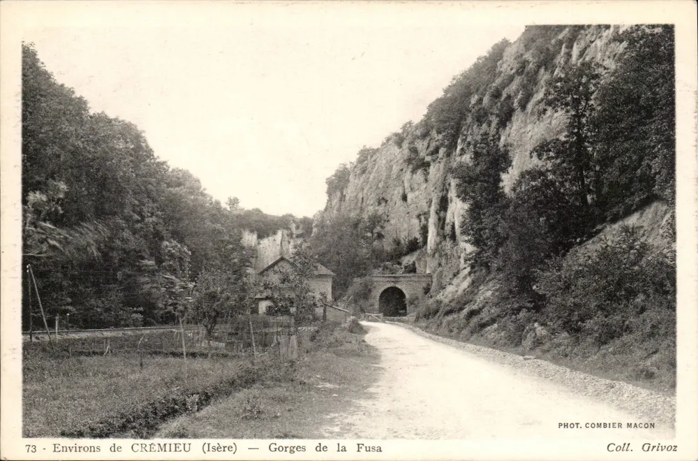 Umgebung von CRÉMIEU (Isère) — Gorges de la Fusa — Fot. Combier Macon - Vorderseite