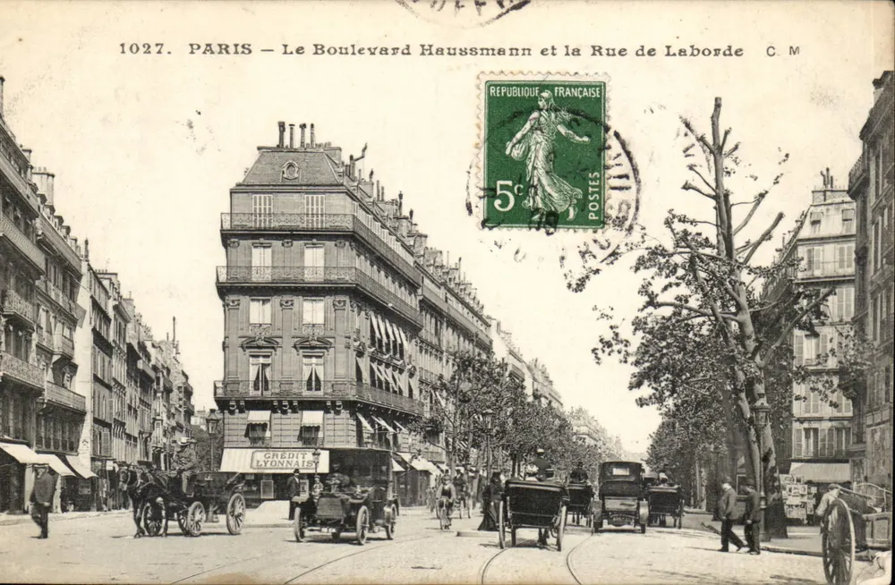 Paris — O Boulevard Haussmann e a Rue de Laborde — C M - Frente