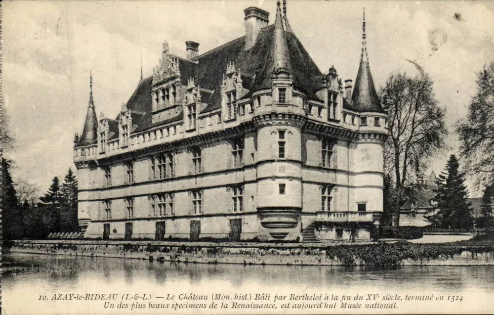 Azay-le-Rideau (Indre-et-Loire) — O Castelo (Monumento Histórico) — Construído por Berthelot no final do século XV, concluído em 1524 - Frente